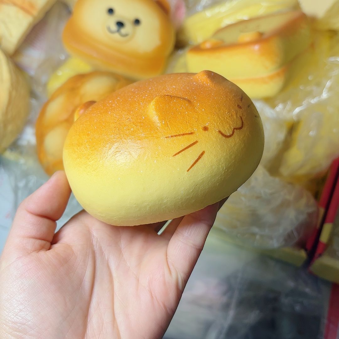 Big Cat Loaf Squeeze Toy Slow  - Party Games Crazy 리뷰 및 가격