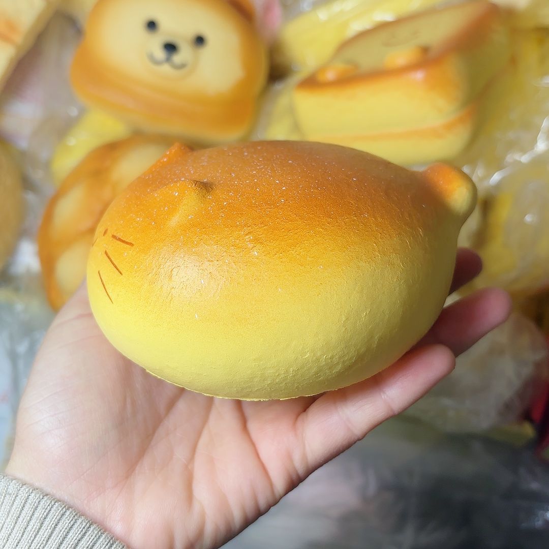 Big Cat Loaf Squeeze Toy Slow  - Party Games Crazy 리뷰 및 가격